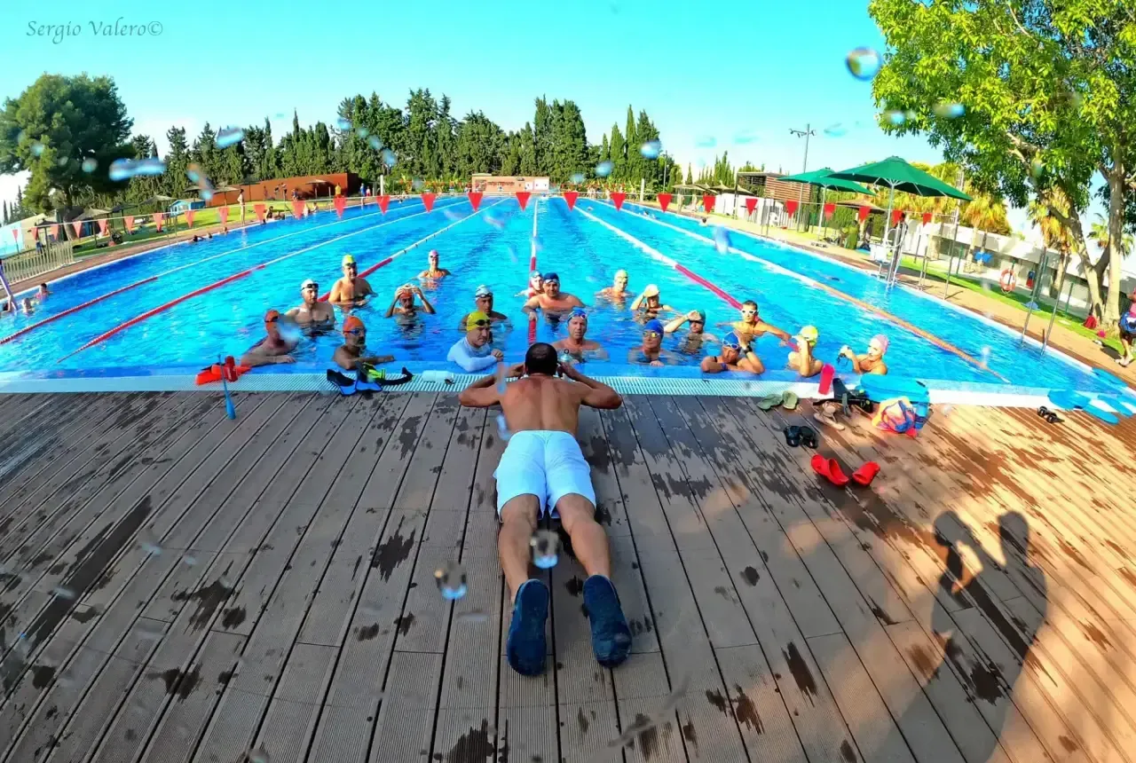 Rafa coaching at the poolside