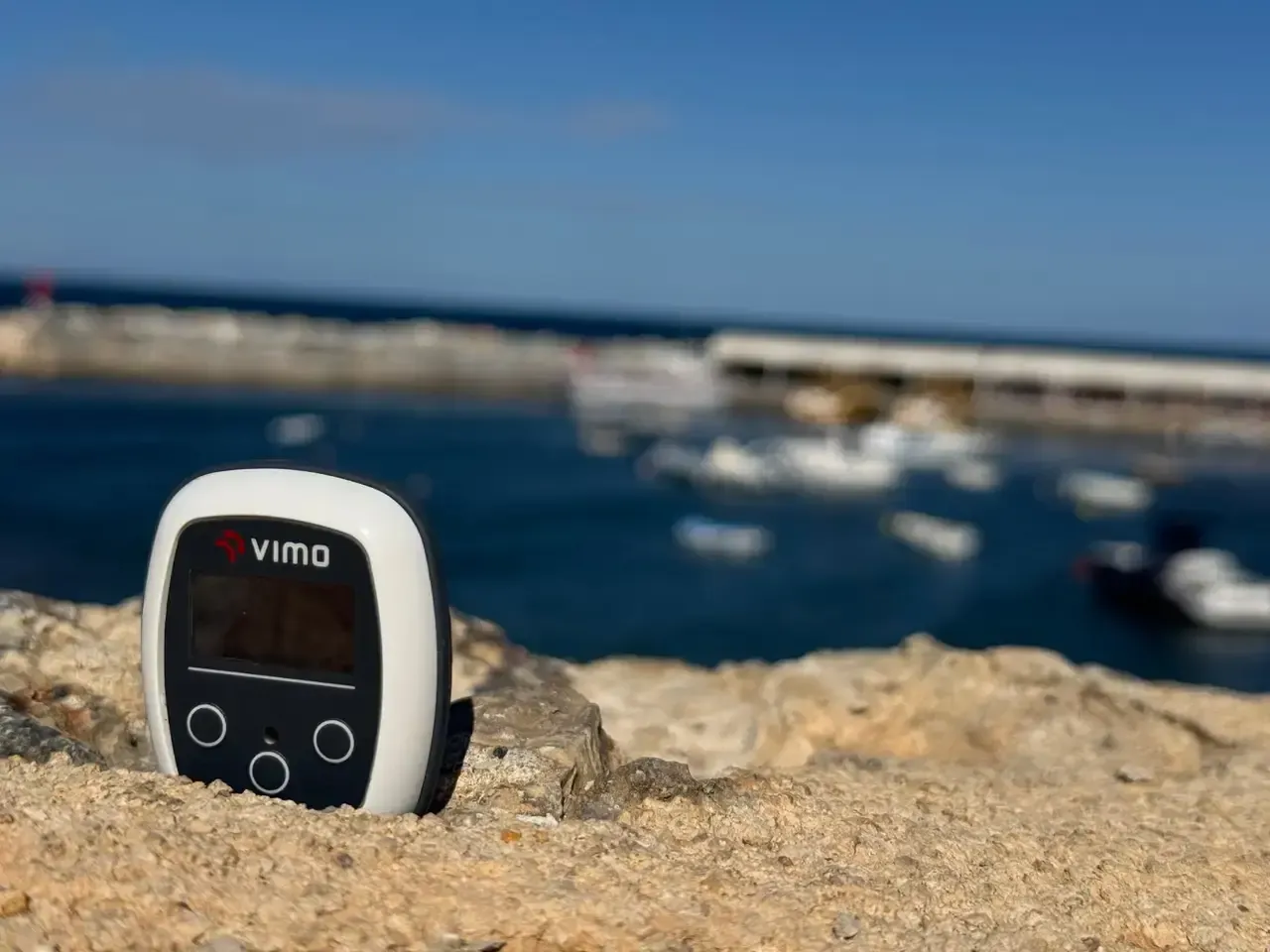 A Vimo device on the rocks above the harbour